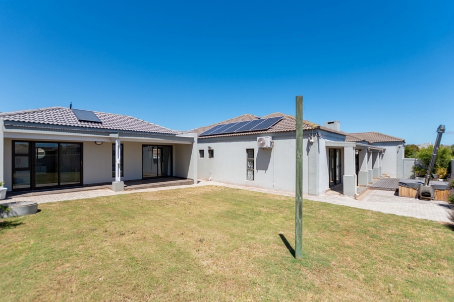 5 Bedroom Property for Sale in Country Club Western Cape